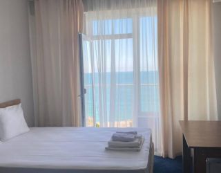 Отель "Гранд отель Россия" (бывш. "Гудаута-2")