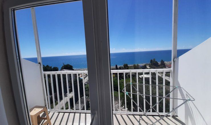 Отель "Гранд отель Россия" (бывш. "Гудаута-2")